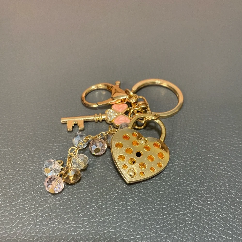 NWOT Heart and Key Bag Charm